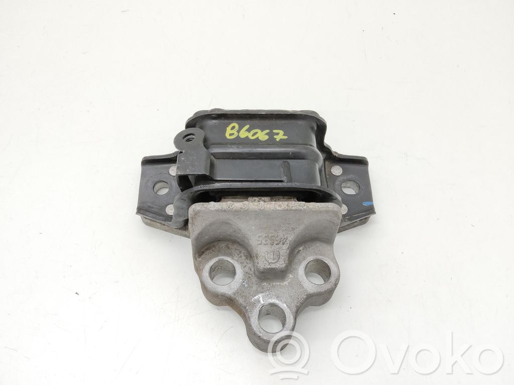 Jeep Compass Engine mounting bracket 