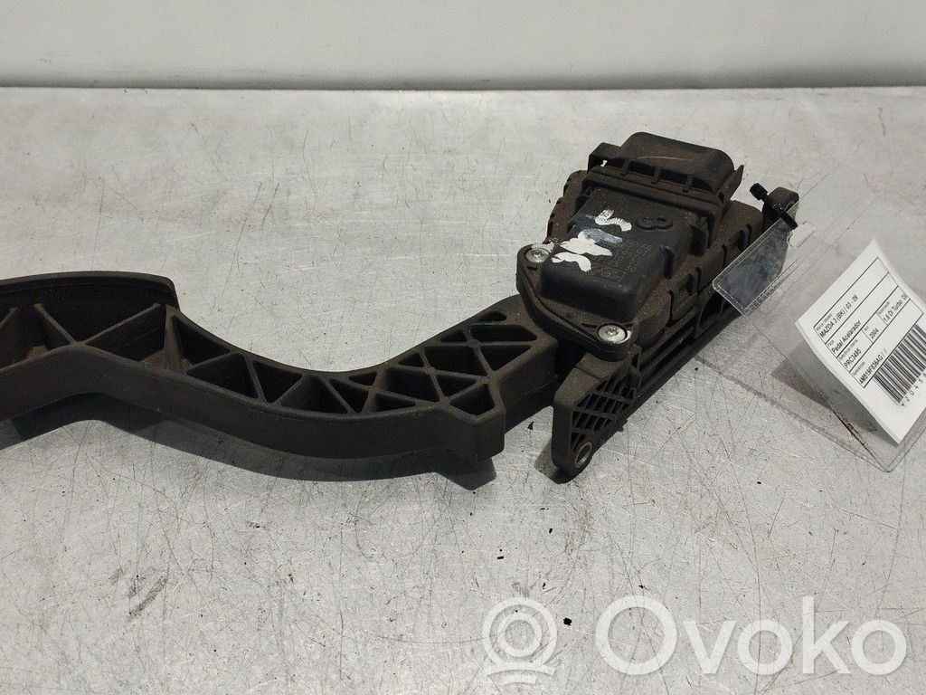 Pedale dell’acceleratore   4M519F836AG