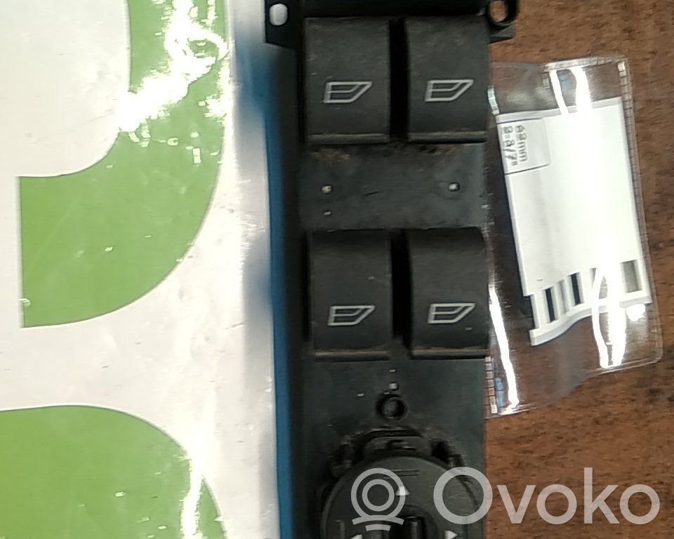 Interrupteur commade lève-vitre   3M5T14A132AF