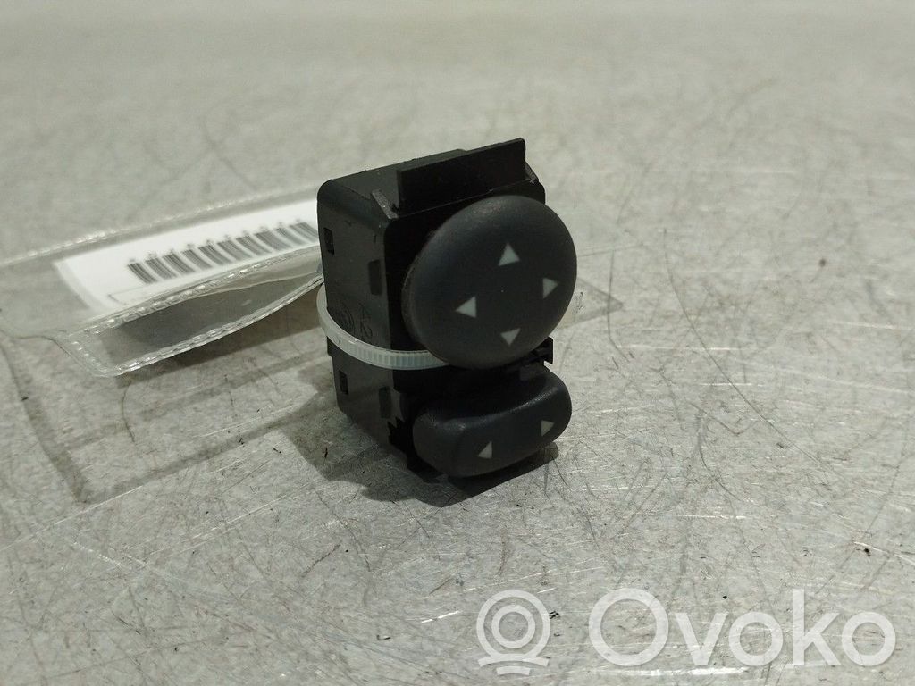 Wing mirror switch