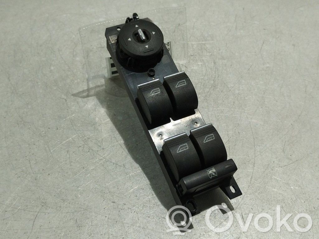 Electric window control switch   AM5T14A132AA