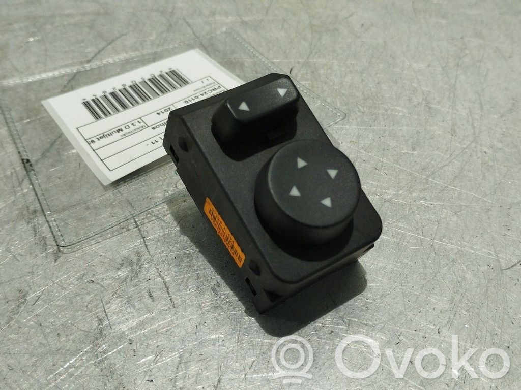 Wing mirror switch