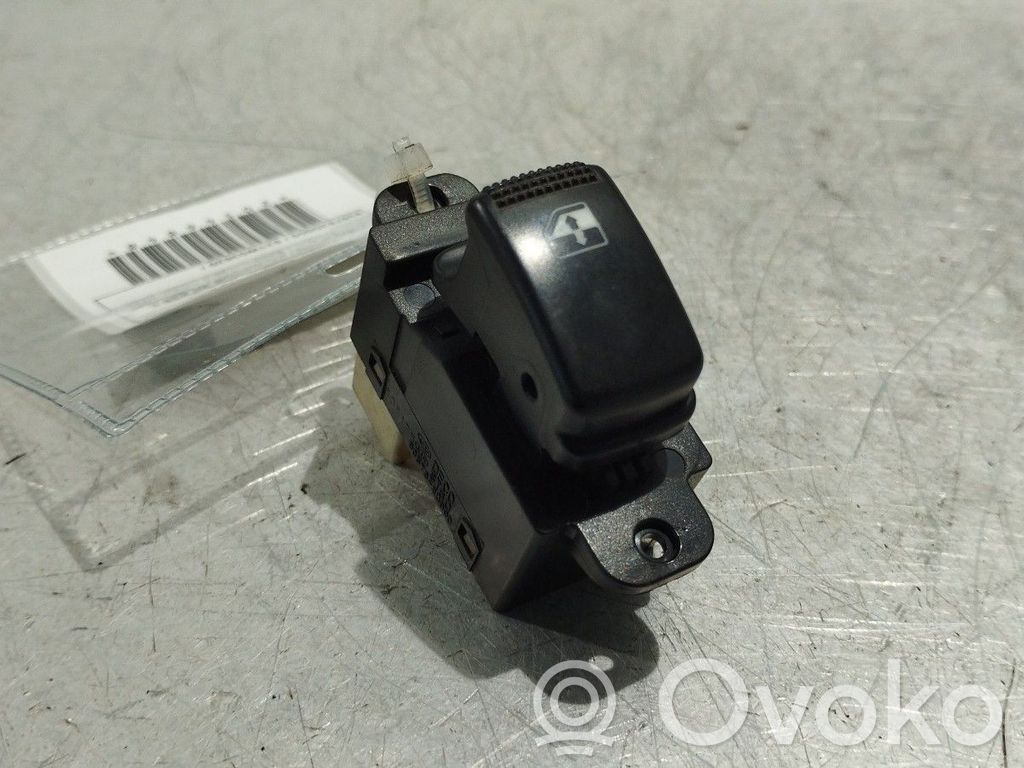 Electric window control switch   935782D000,621W03620