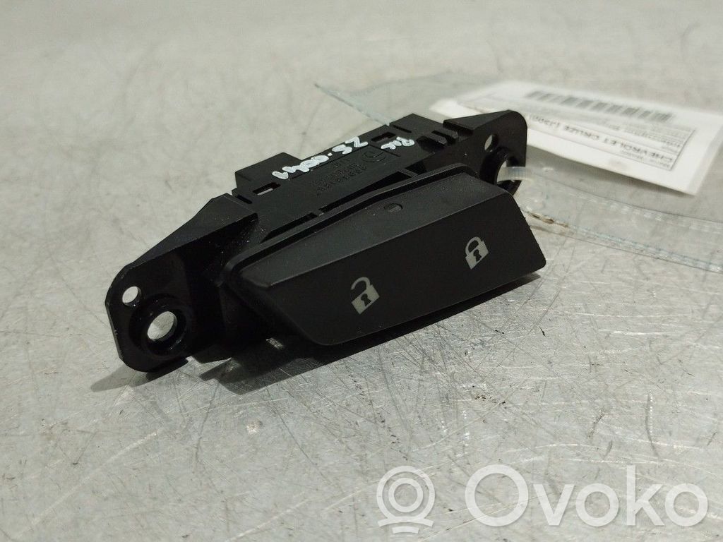 Central locking switch button   96936168
