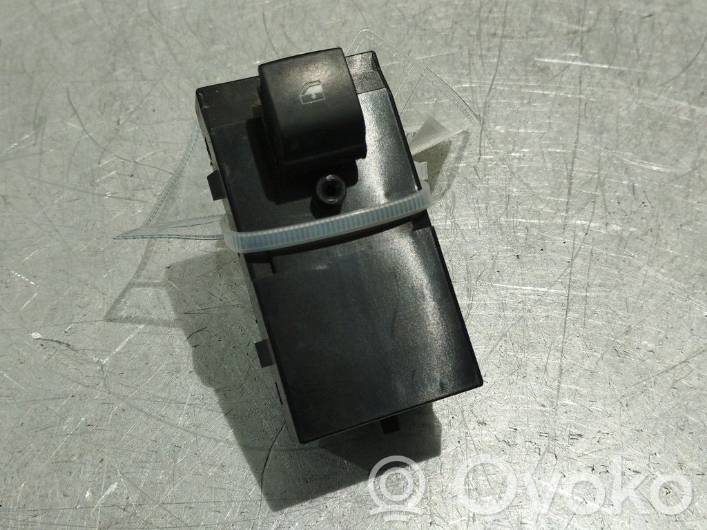 Electric window control switch   13301886