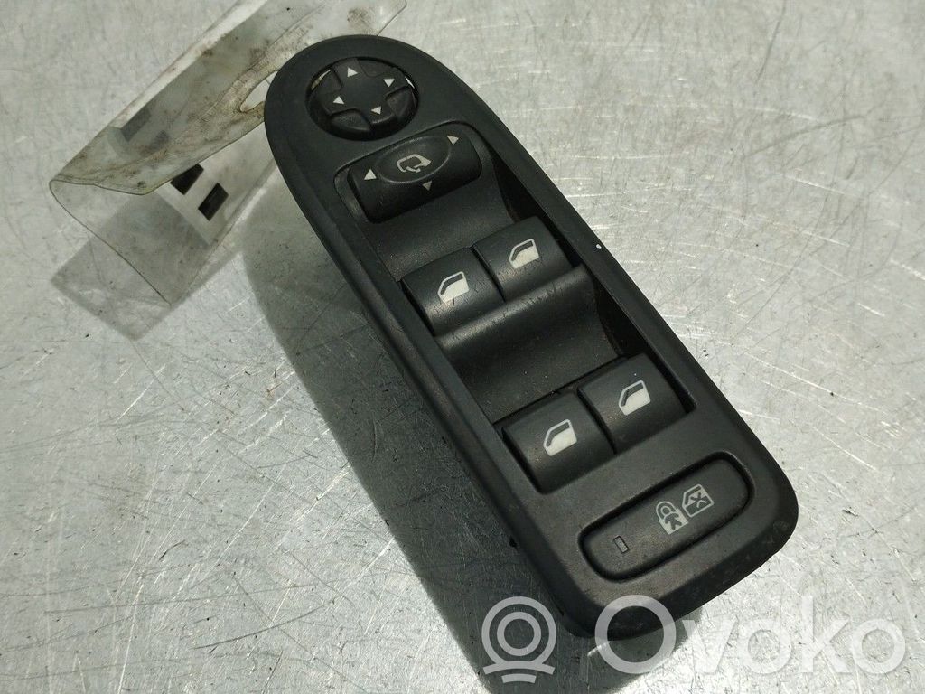Electric window control switch   96659465ZD