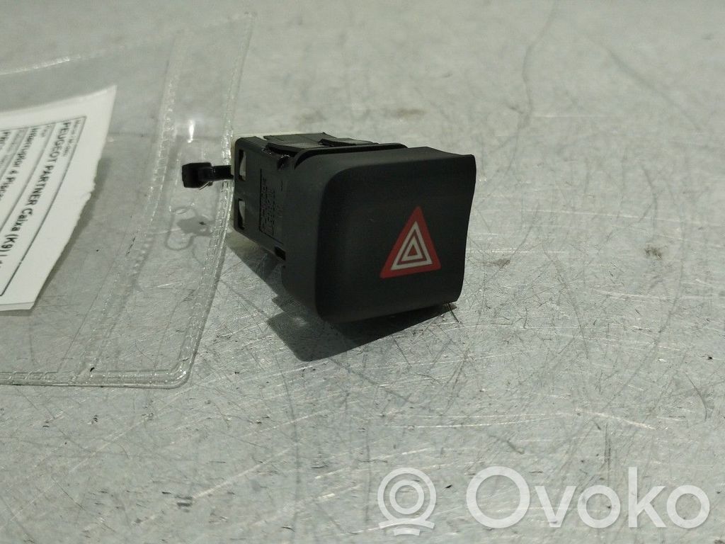 Hazard light switch