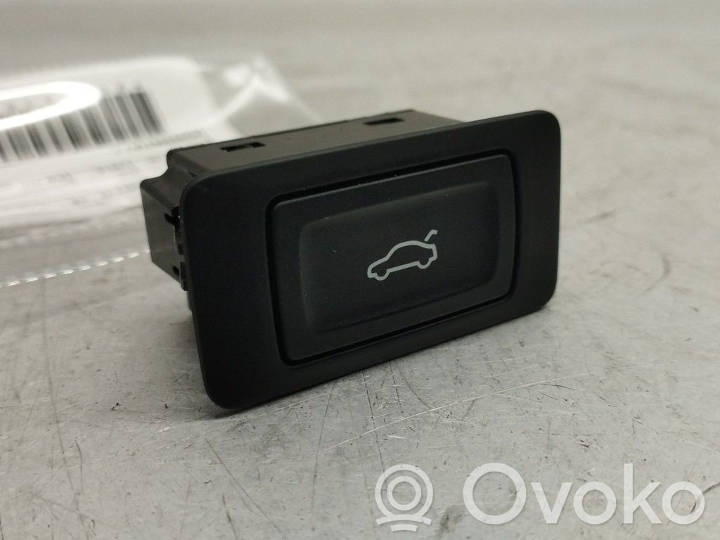 Loading door interior handle   4G0959831A