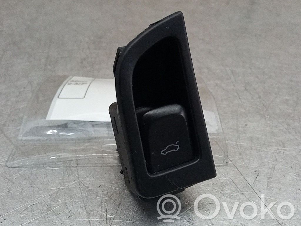 Loading door interior handle   8K0959831A