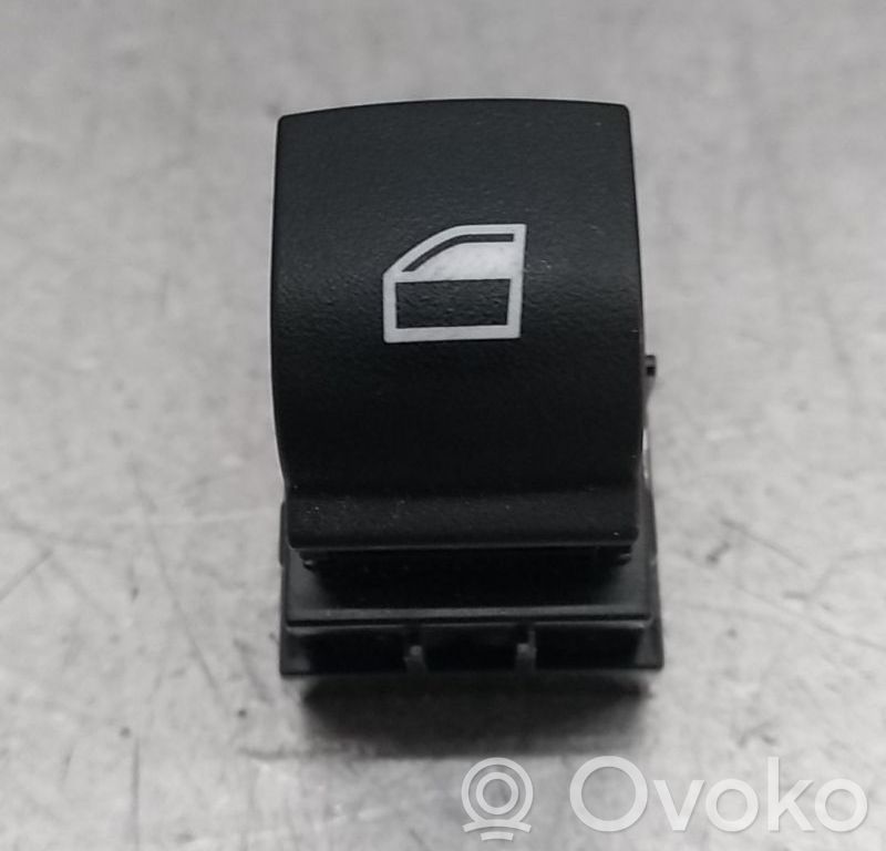 Electric window control switch   9208107