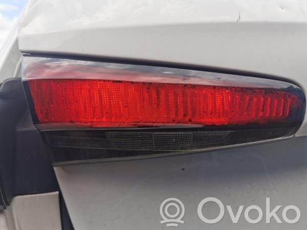 Tailgate rear/tail lights