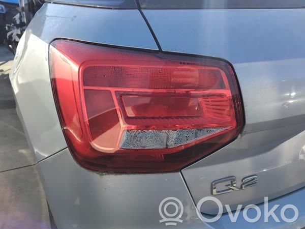 Tailgate rear/tail lights