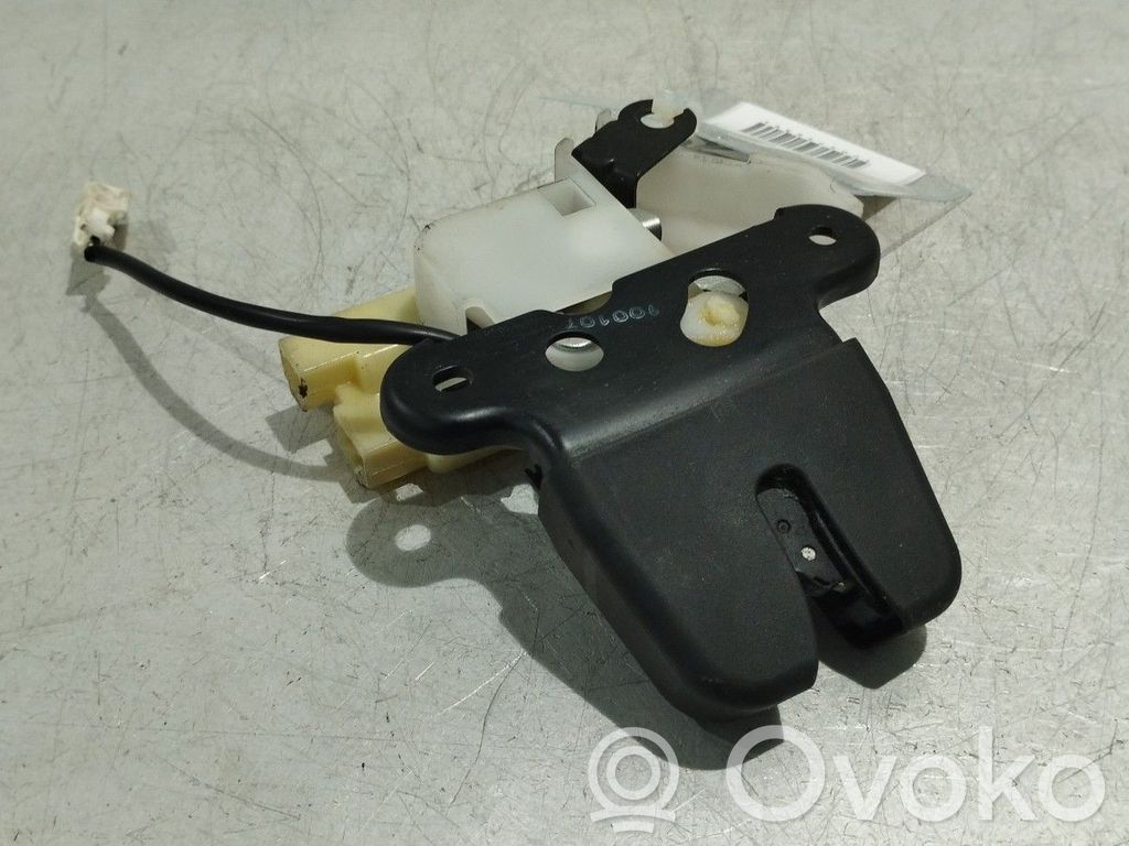 Tailgate exterior lock