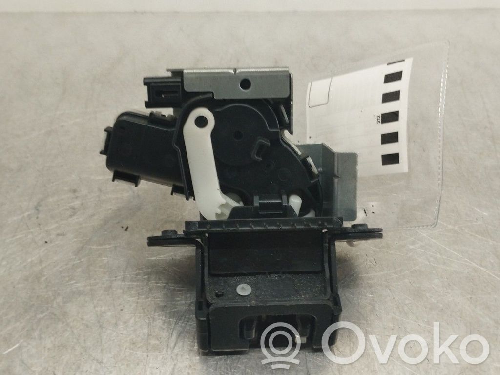 Tailgate exterior lock