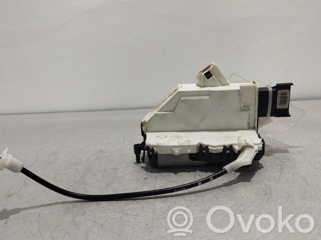 Etuoven lukko   828405