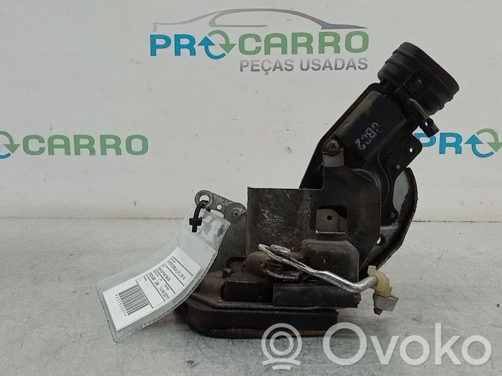 Cerradura de puerta trasera