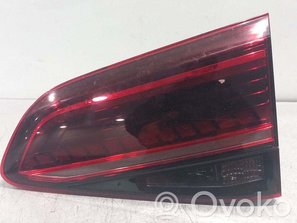 Volkswagen Golf VII Lampy tylnej klapy bagażnika 