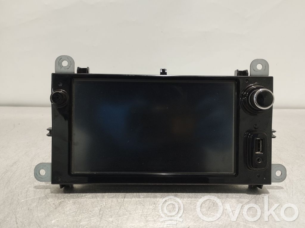 Radio / CD-Player / DVD-Player / Navigation   281153868R