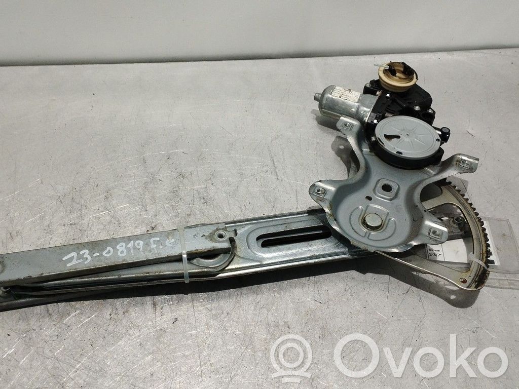 Toyota Yaris Mecanismo para subir la puerta delantera sin motor