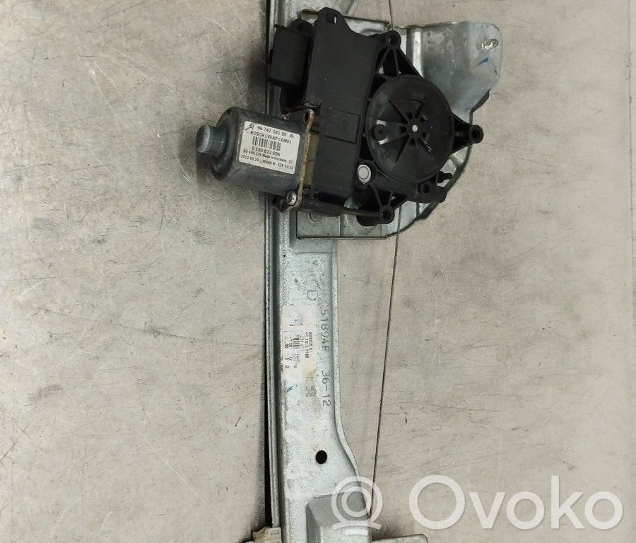 Peugeot 208 I Meccanismo di sollevamento del finestrino anteriore senza motorino 
