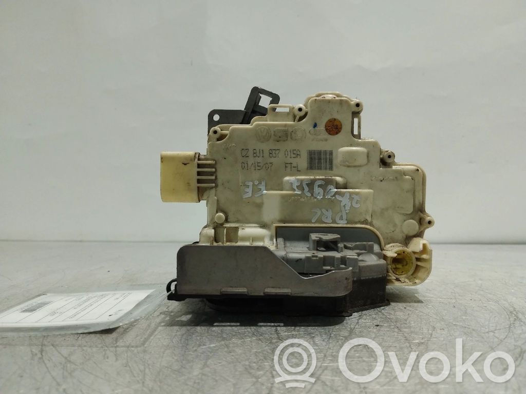 Cerradura de puerta delantera   8J1837015A