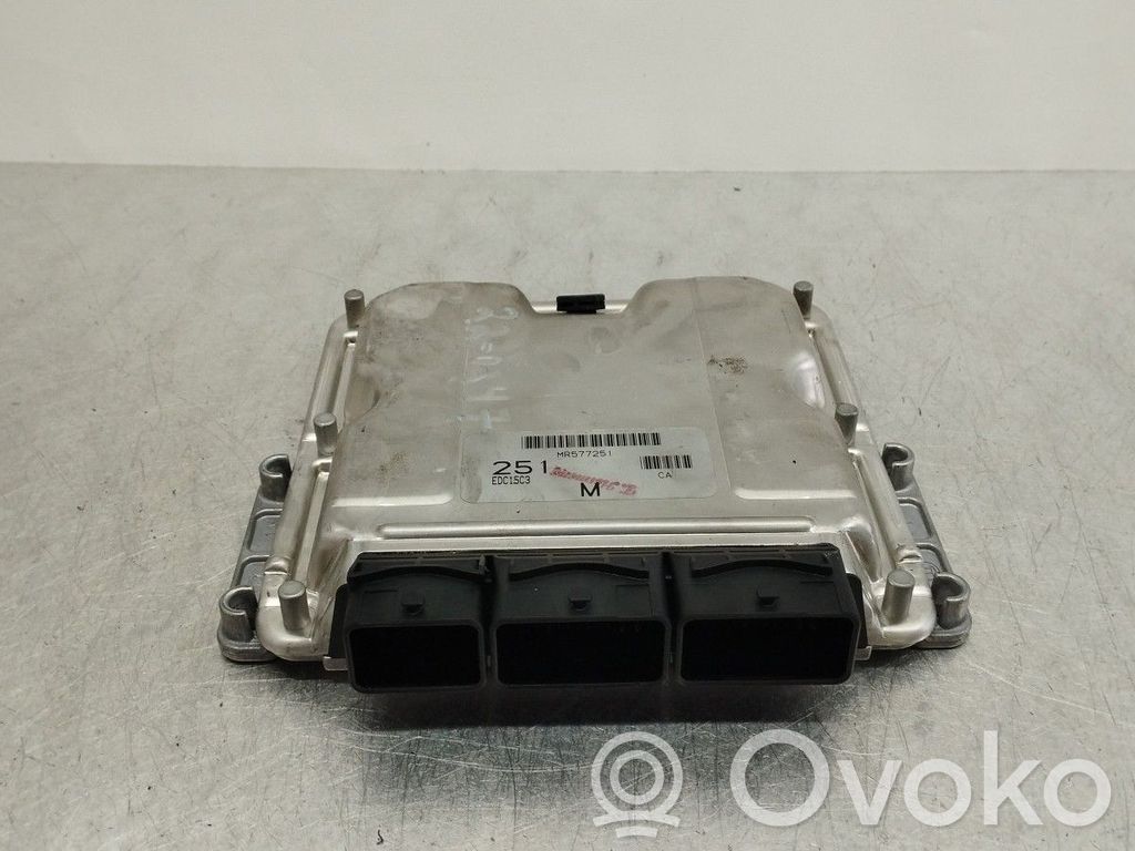 Unidad de control/módulo del motor   MR577251,0281011611,8200319959,8200319968,EDC15C3