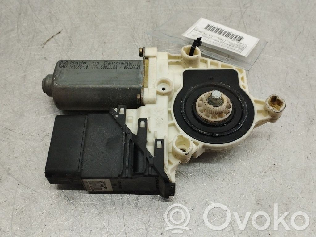 Volkswagen Golf IV Motorino alzacristalli della portiera posteriore