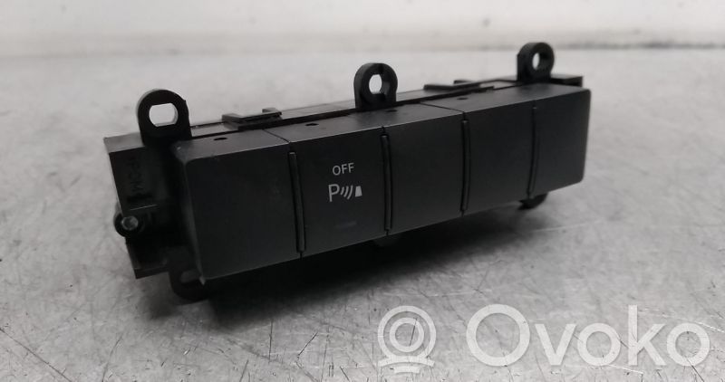 Interruttore a pulsante start e stop motore   1698702110