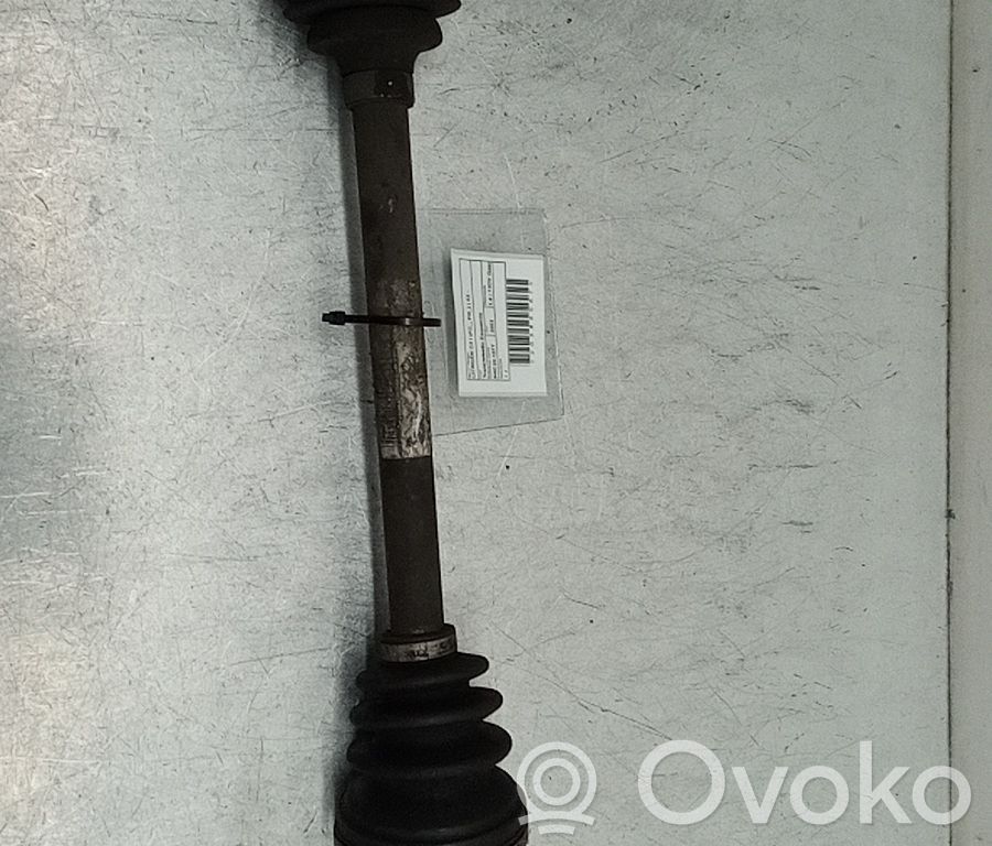 Etuvetoakseli