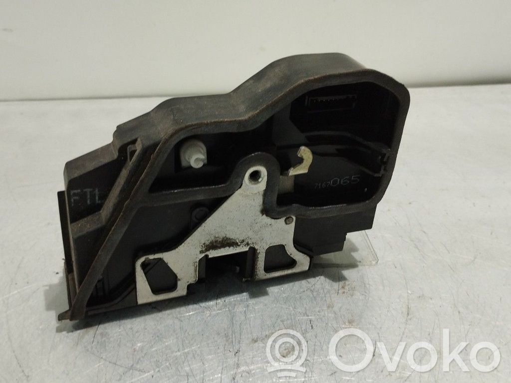 Serrure de porte avant   7167065,7PINOS