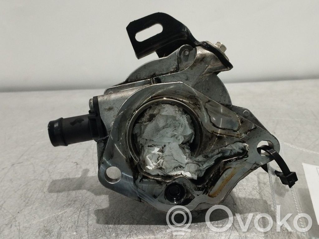 Mercedes-Benz A W176 Pompa a vuoto 