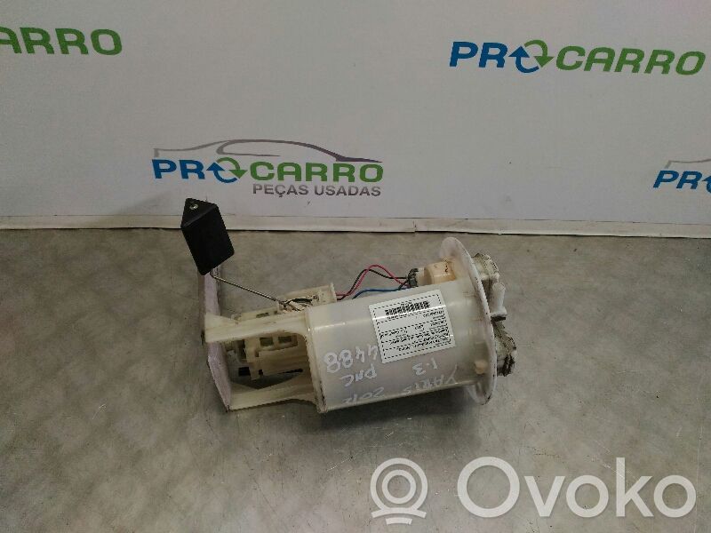 Bomba interna de combustible   777040D070