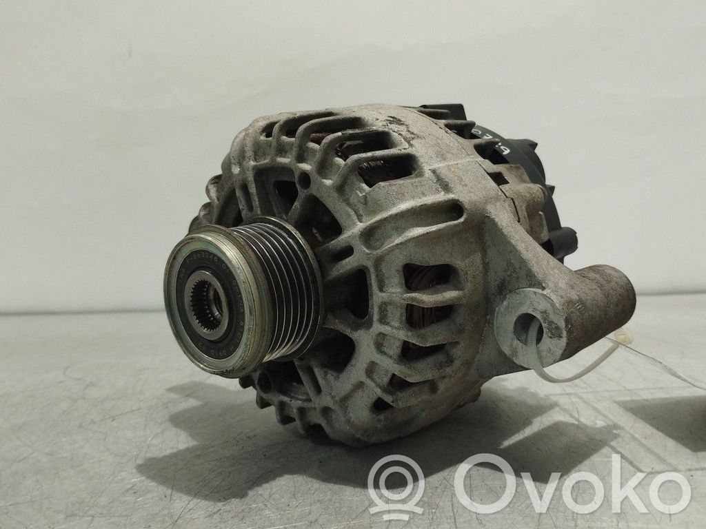 Opel Insignia A Generator/alternator 