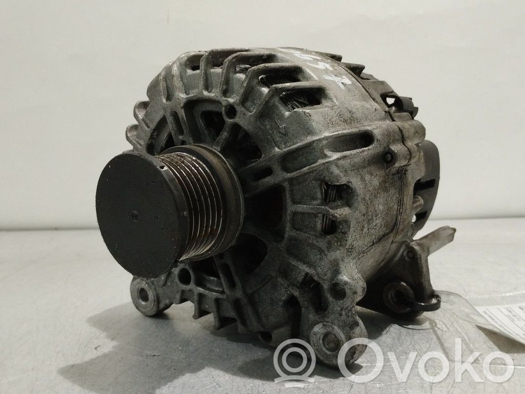 Volkswagen Golf VII Generator/alternator 