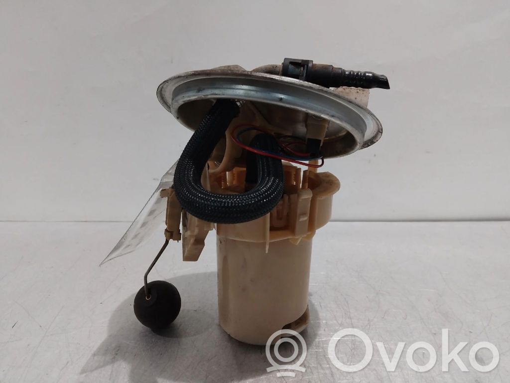 Opel Corsa C Polttoainesäiliön pumppu 