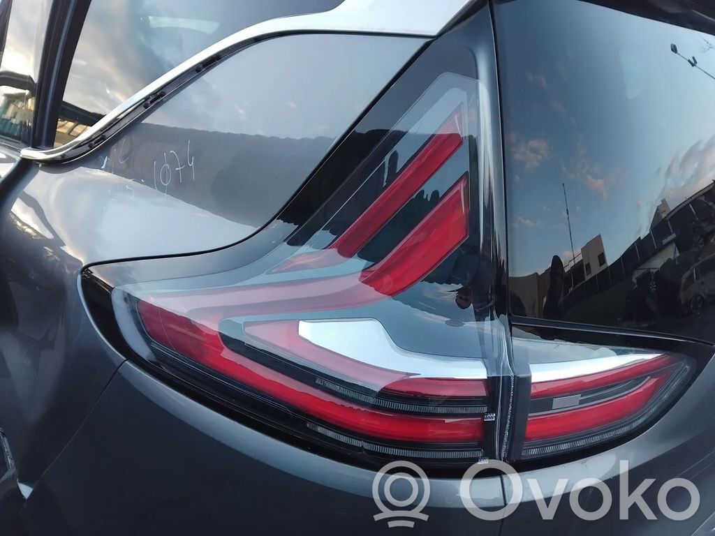 Tailgate rear/tail lights