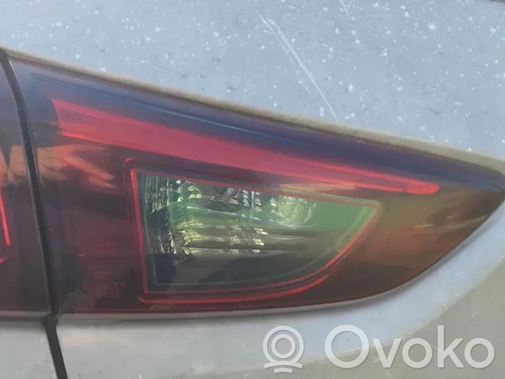 Tailgate rear/tail lights