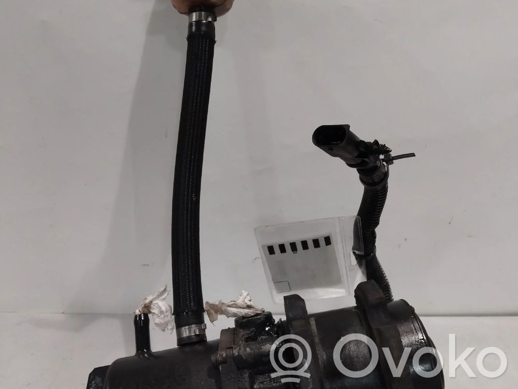 Ohjaustehostimen pumppu   183042610Y