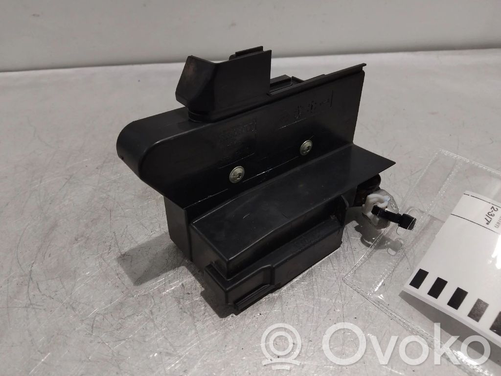 Serrure de porte arrière   825020994R