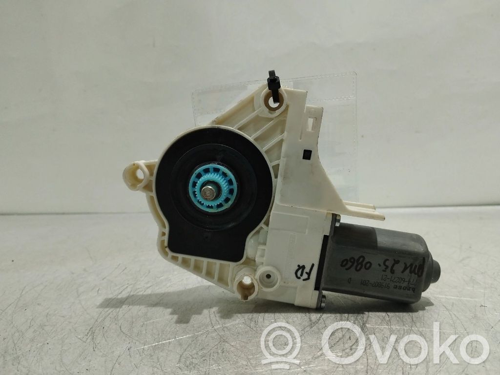 Motor del regulador de la ventanilla de la puerta delantera   8K0959802B