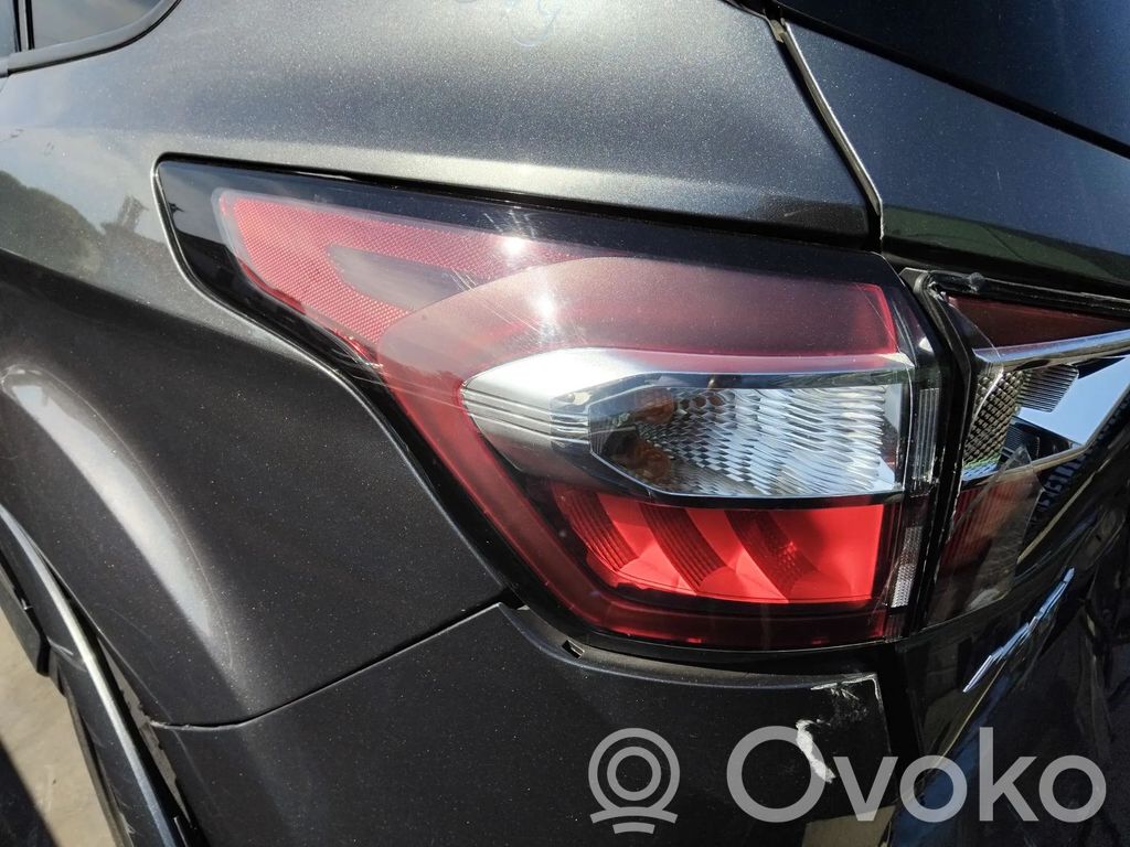 Ford Kuga II Aizmugurējais lukturis pārsegā 