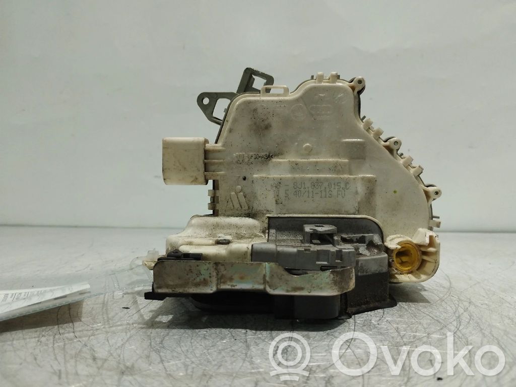 Cerradura de puerta delantera   8J1837015C