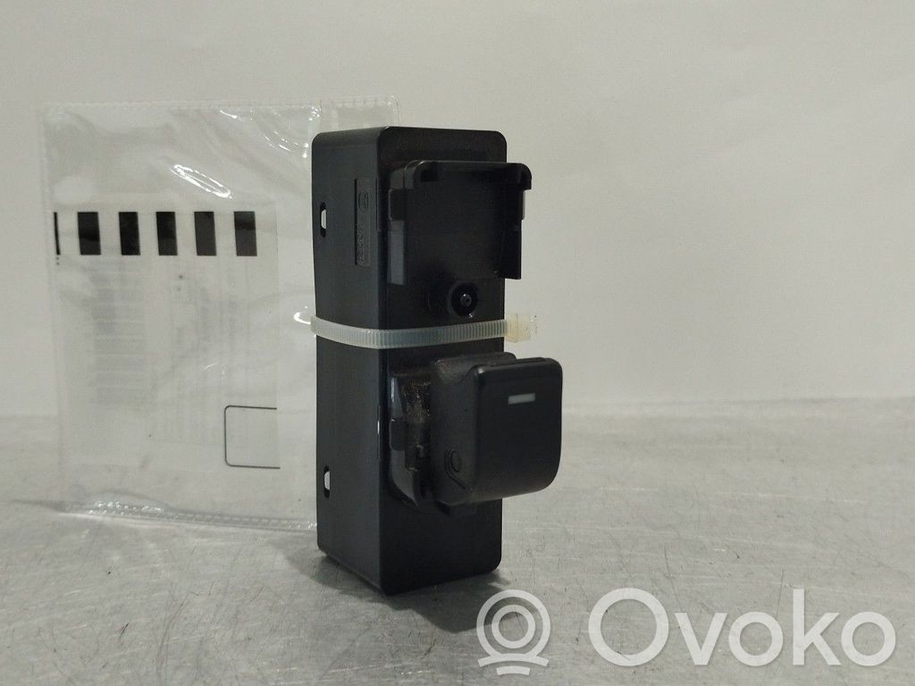 Electric window control switch   GKL166380A