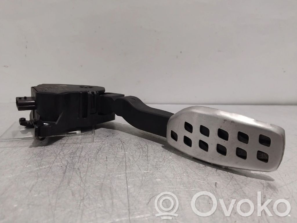 Akceleratoriaus pedalas   180022409R