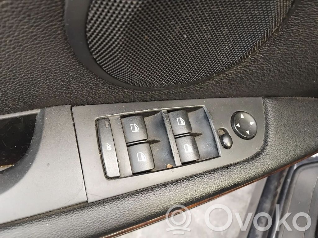 Elektrinių langų jungtukas