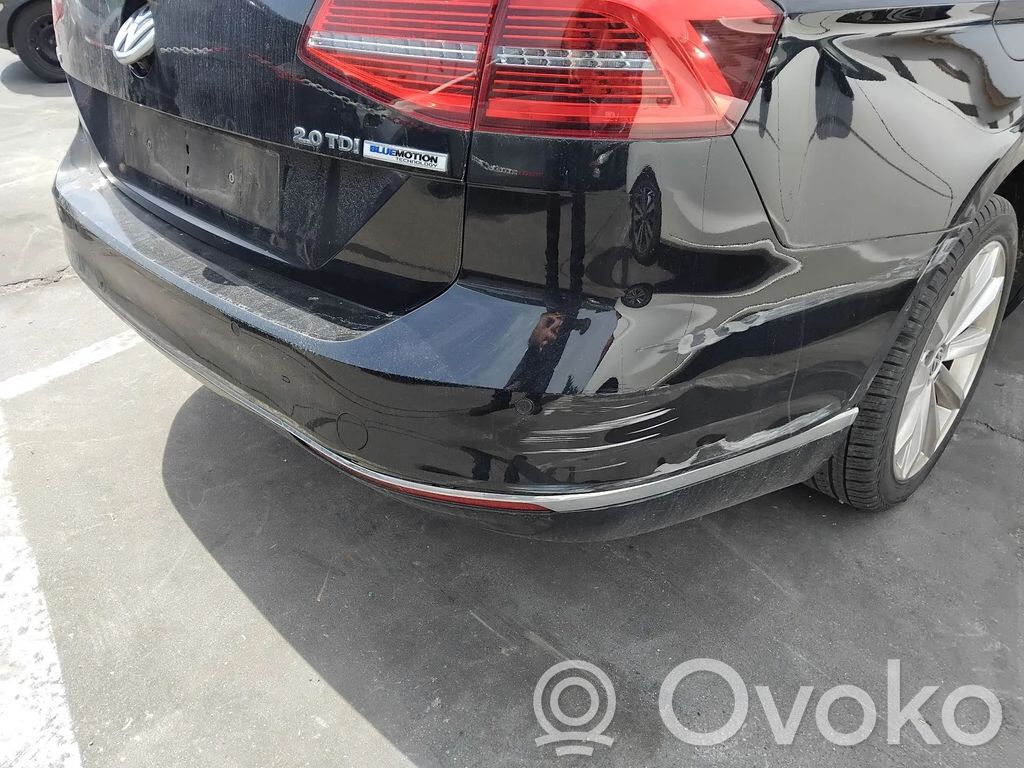 Volkswagen PASSAT B6 Parachoques 