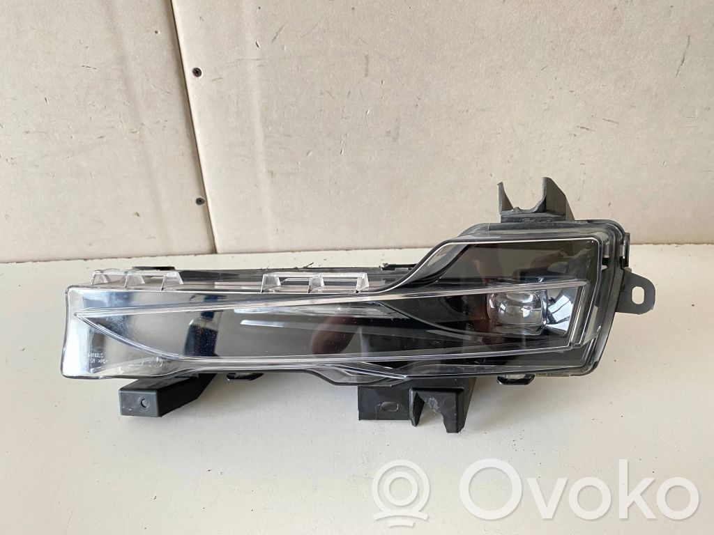 Tesla Model 3 LED dienas gaisma 