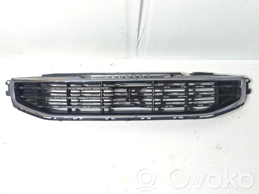 Peugeot 508 Grilă față 