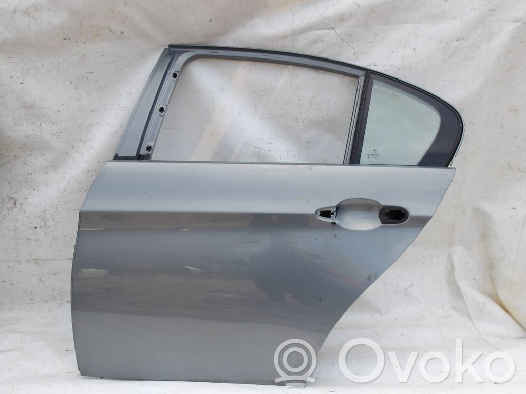 Rear door   1D1