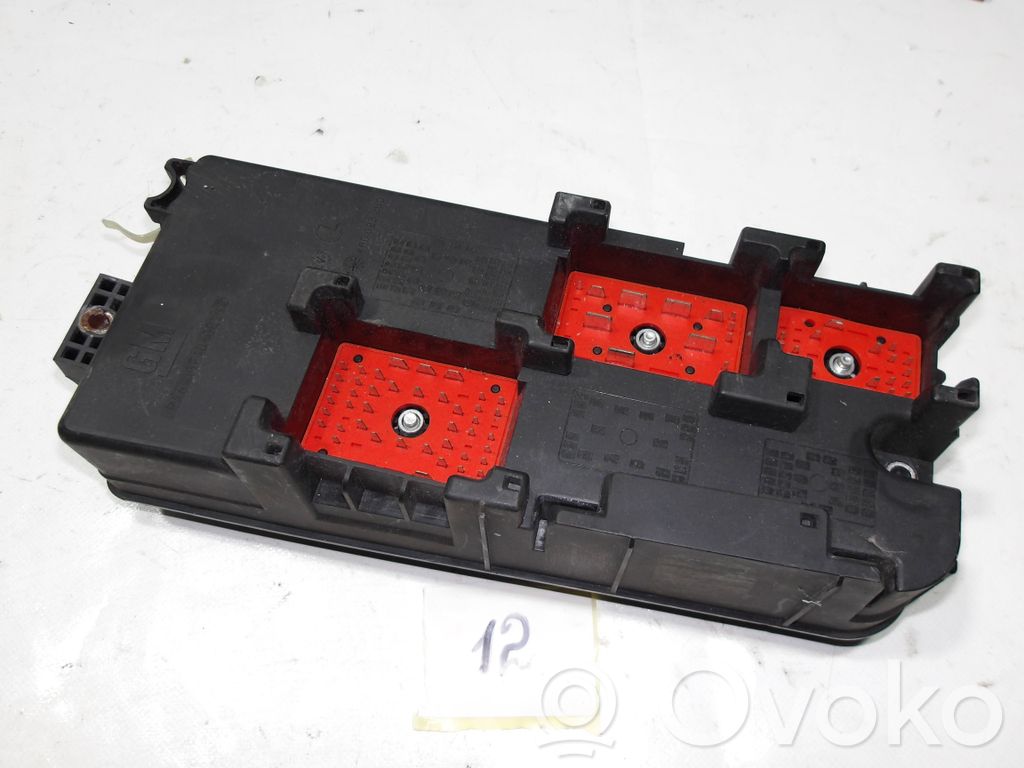 Opel Vectra C Fuse module 
